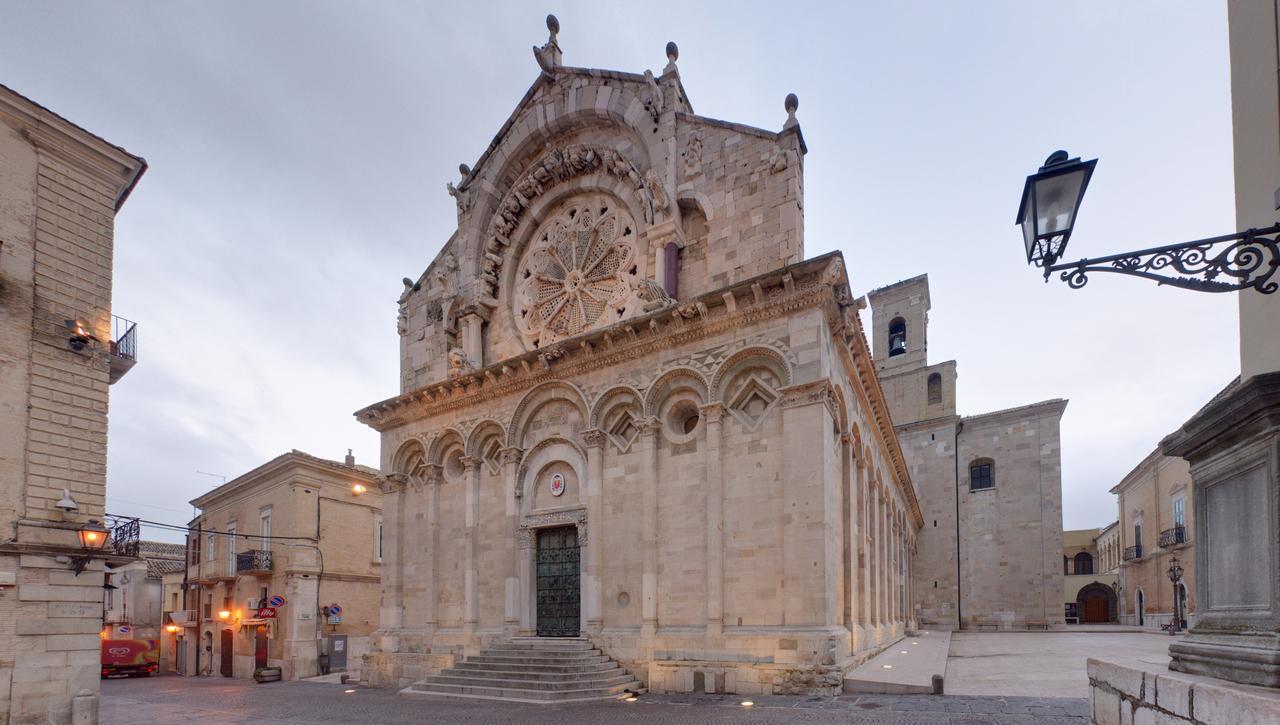 Svegliarsi Nei Borghi - La Patronale Troia Exterior foto